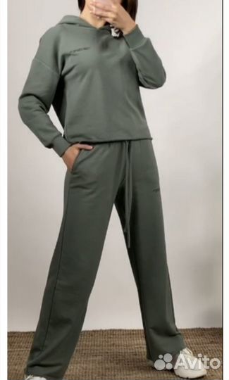 Спортивный костюм женский