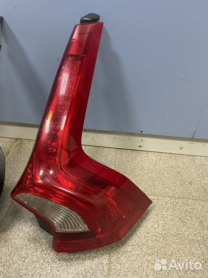 Volvo v60 фонарь правый и левый 31395929 31395928