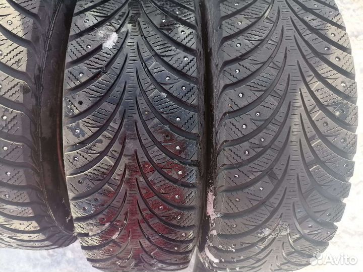 Sava Eskimo Stud 215/65 R16 98