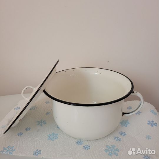 Эмалированная ночная ваза, ночной горшок