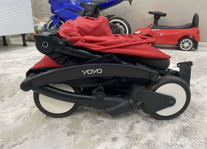 Прогулочная коляска yoya