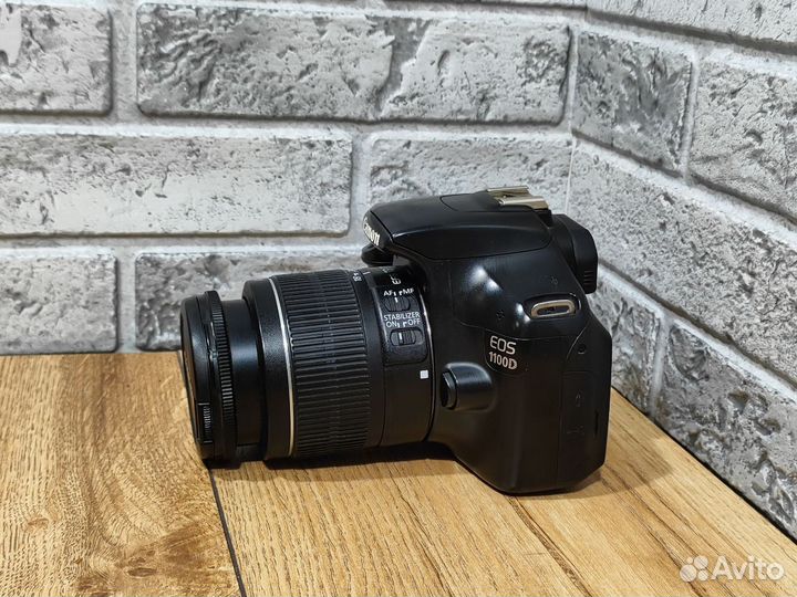 Зеркальный фотоаппарат Canon EOS 1100D