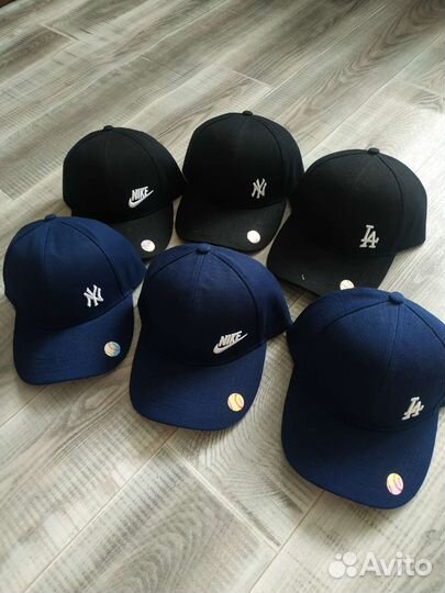 Новая кепка с объёмной вышивкой