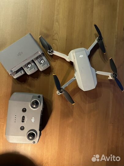 Квадрокоптер DJI Mavic Mini 2 Fly More Combo