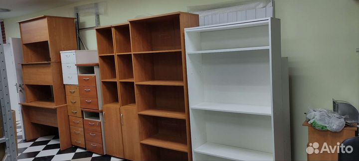Мебель офисная, столы, шкафы тумбы