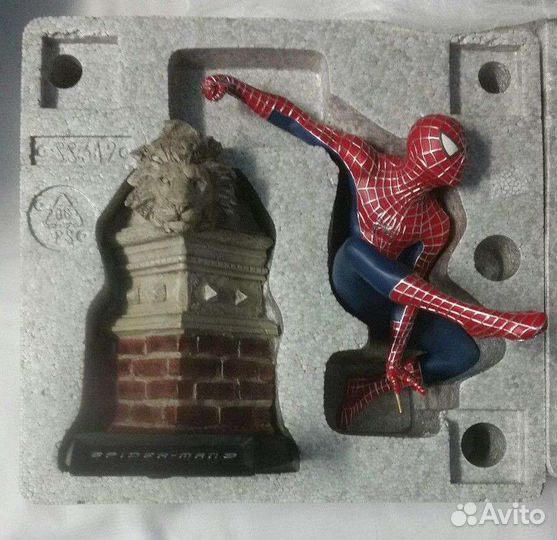 Spiderman statue, Venom statue, Green goblin