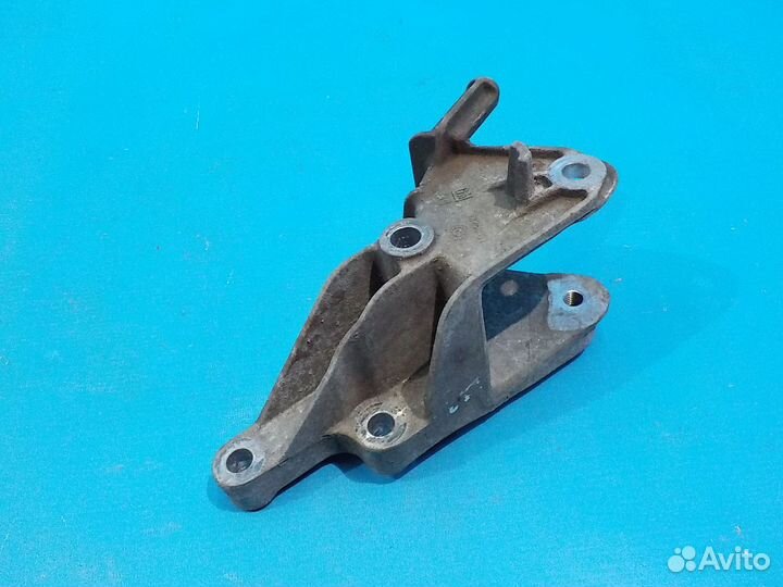 Кронштейн кпп задний opel Astra J 2010-2017