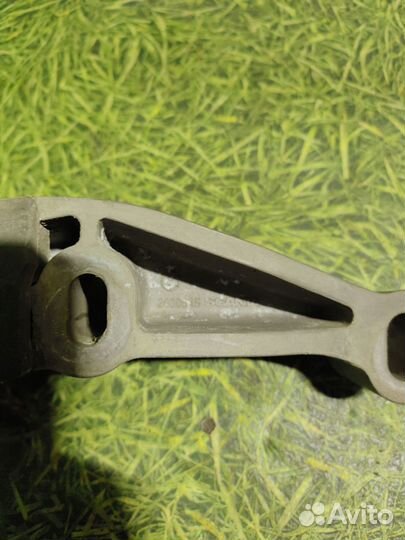 Кронштейн (крепление) радиатора правый Scania