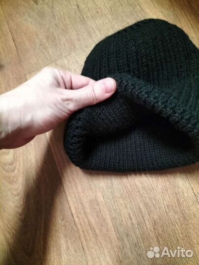 Вязаная шапка ручной работы зима