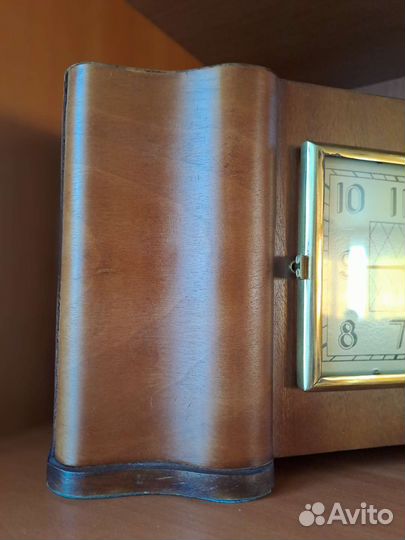 Настольные часы Весна