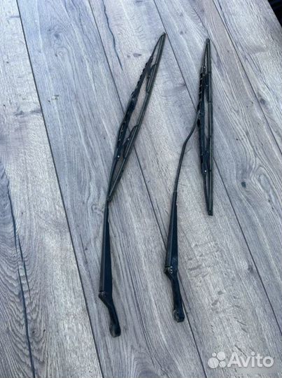 Поводки дворников Volkswagen Passat