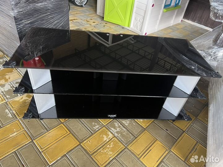 Стеклянная тумба