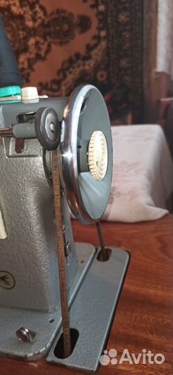 Швейная машина Чайка 2