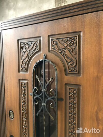 Входная дверь с терморазрывом/ с ковкой/ с окном