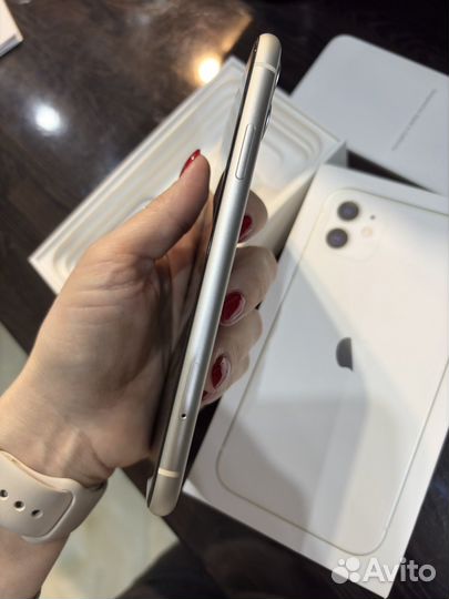 iPhone 11, 64 ГБ