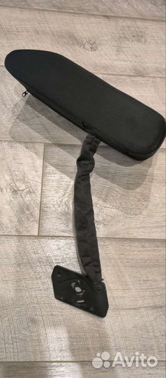 Подлокотник в авто