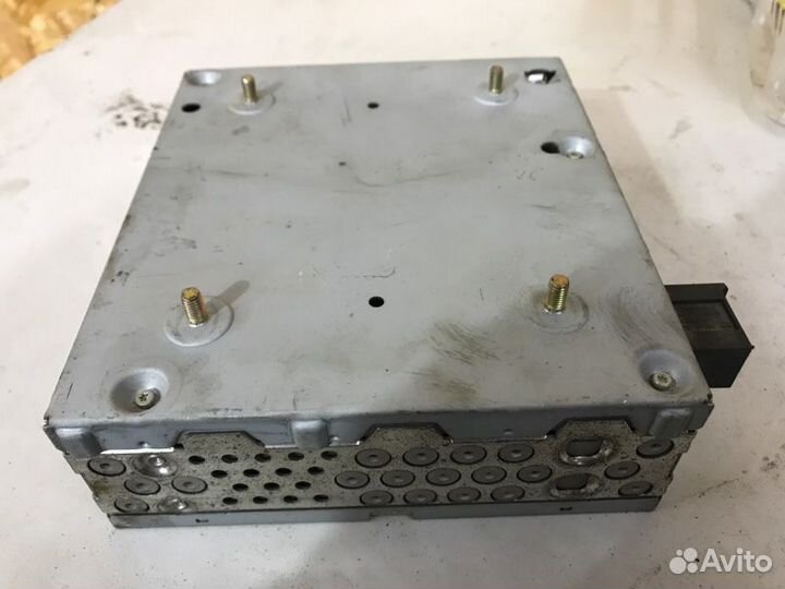 Усилитель Mercedes-Benz E-Class W211