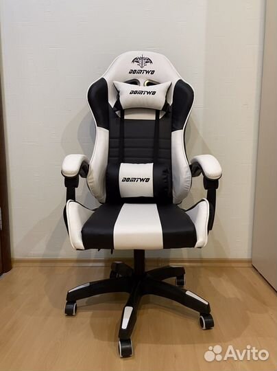 Игровое компьютерное кресло