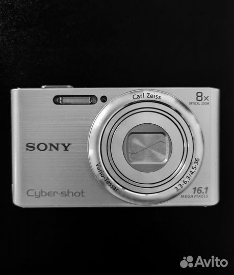 Компактный цифровой фотоаппарат