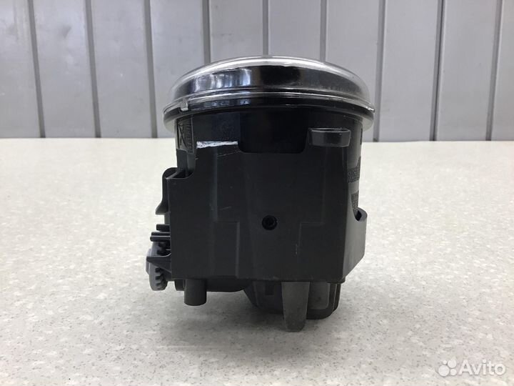 Фара противотуманная правая Toyota Land Cruiser (1