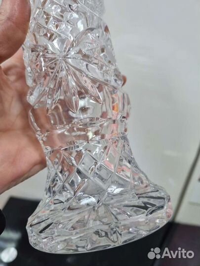 Ваза с резным декором, хрусталь