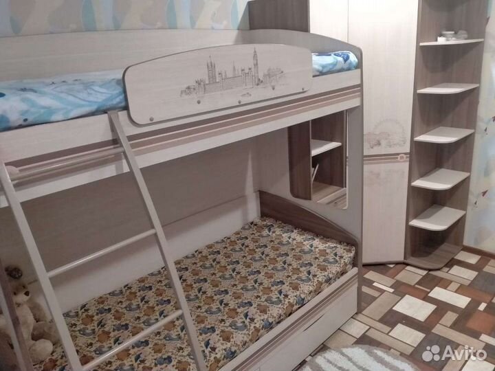 Двухъярусная кровать