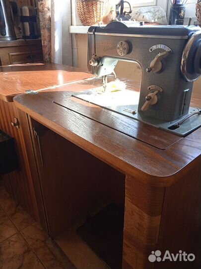 Швейная машина Veritas 8014