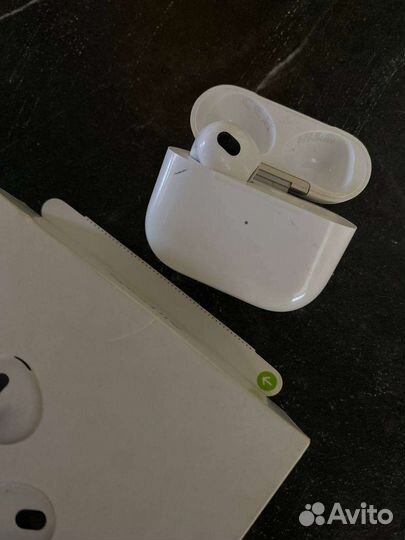 Беспроводные наушники apple airpods