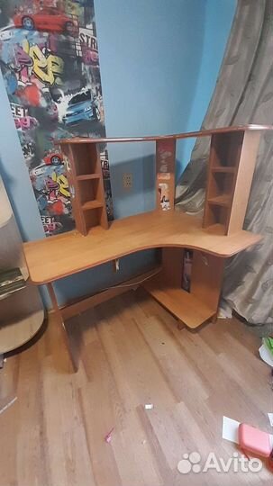 Компьютерный стол