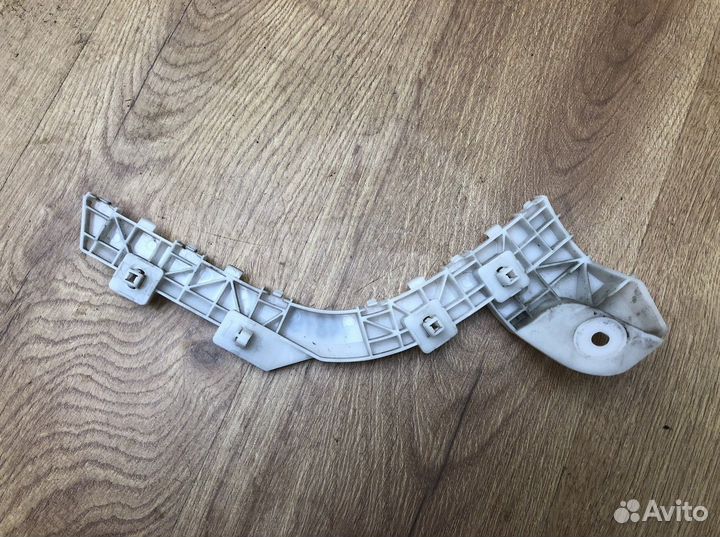 Направляющая заднего бампера Mitsubishi Asx 2010+