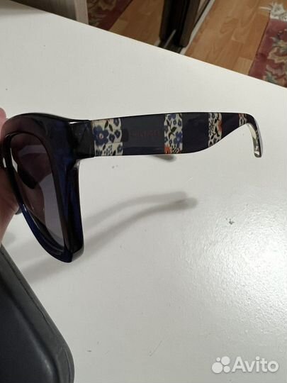 Солнцезащитные очки Tommy hilfiger