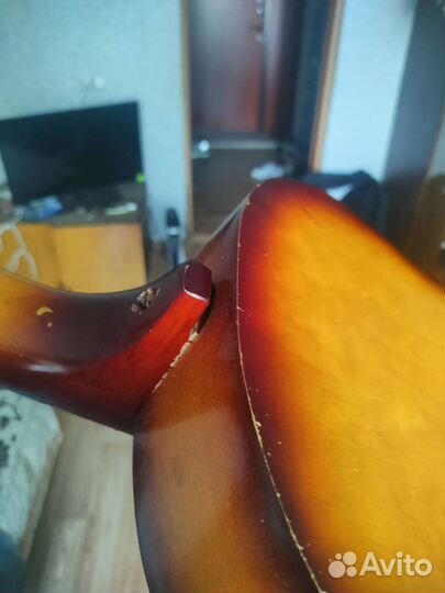 Акустическая гитара