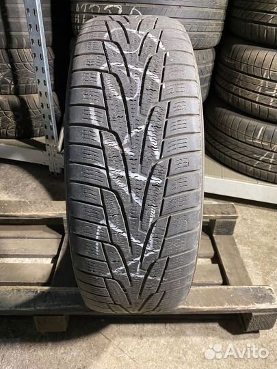 Kumho I'Zen KW31 215/60 R17 96R