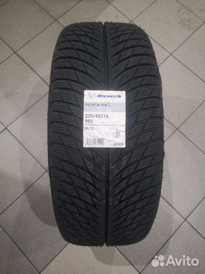 Michelin Pilot Alpin 5 255/40 R18 и 225/45 R18