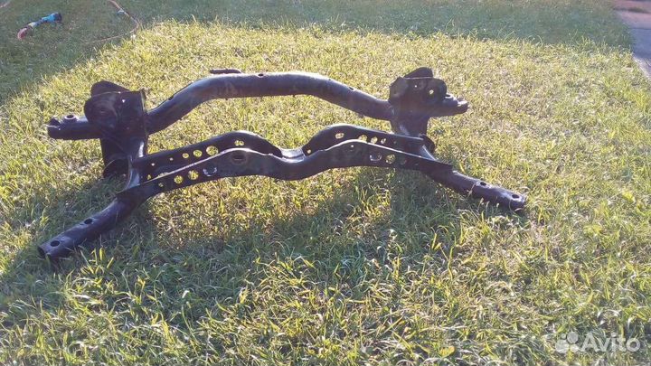 Задний подрамник Volkswagen Tiguan