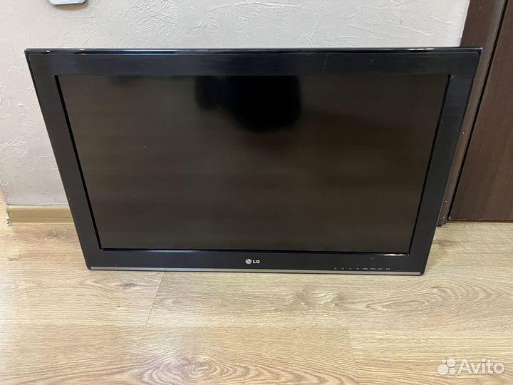 Телевизор LG 32CS465 на разбор