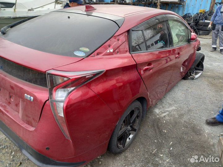 Рычаг передний левый Toyota Prius ZVW50 2ZR-FXE