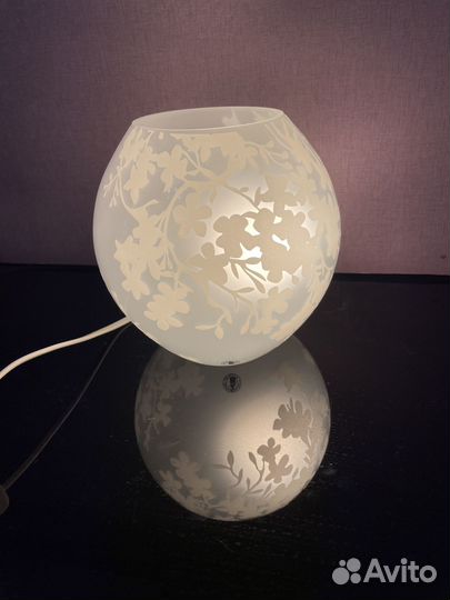 Продается настольная лампа