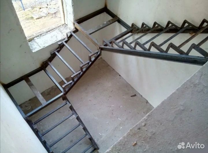 Металлическая лестница