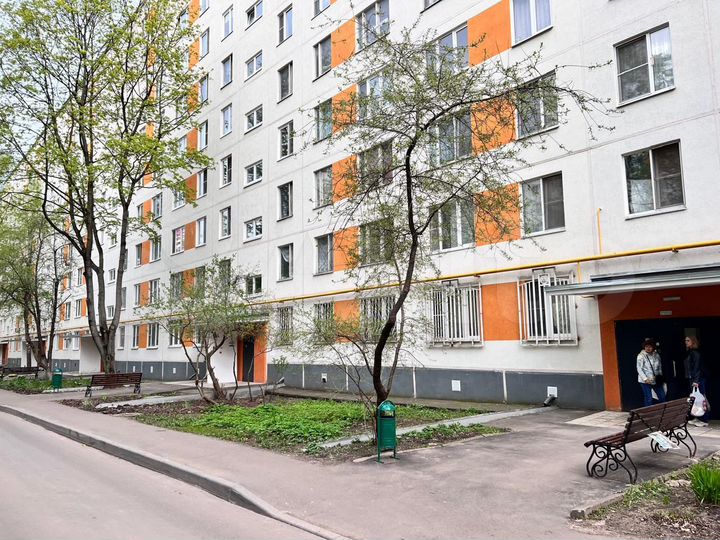 3-к. квартира, 58 м², 1/9 эт.