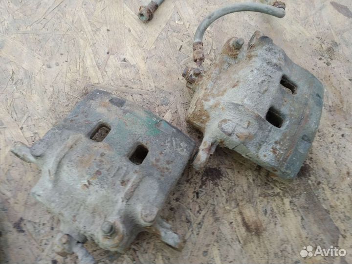 Nissan Maxima a32 суппорт