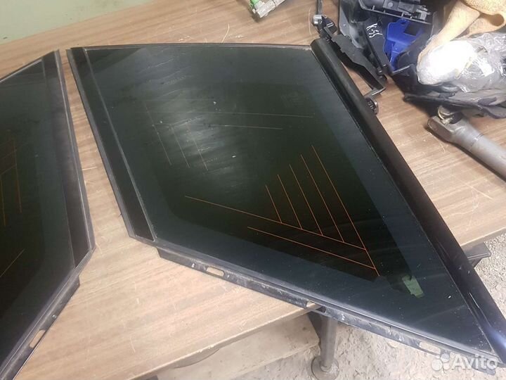 Стекло задней форточки правое Range Rover Sport 2