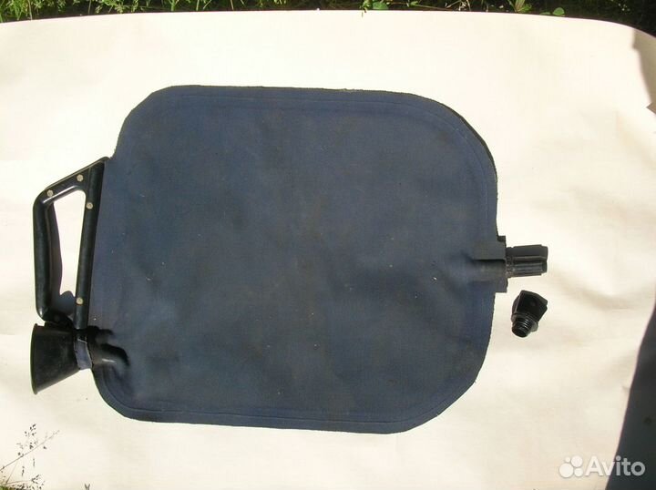 Бытовая ёмкость для воды сов.периода (обменяю)