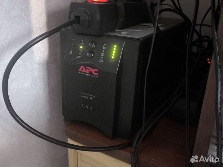 Ибп apc SMART ups