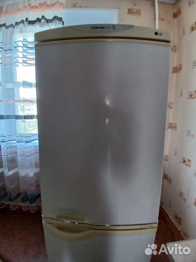 Холодильник LG