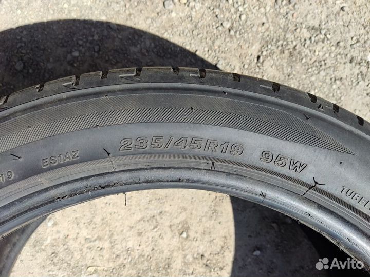 Bridgestone Potenza S001 235/45 R19