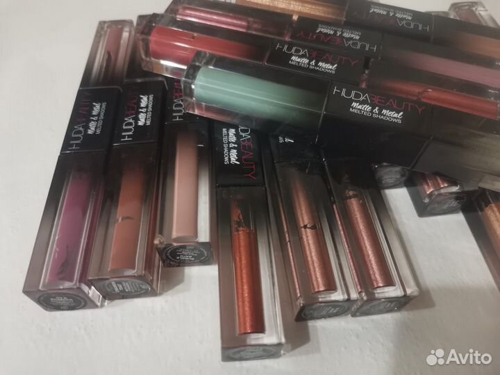 Huda beauty тени