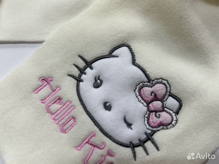 Шапка на малышку новая