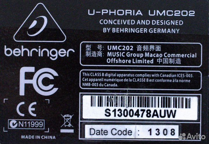Внешняя аудиокарта Behringer U-phoria UMC202