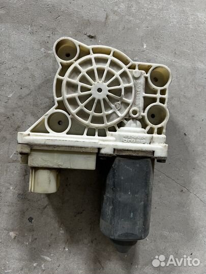 Моторчик стеклоподьемника bmw e65/e66